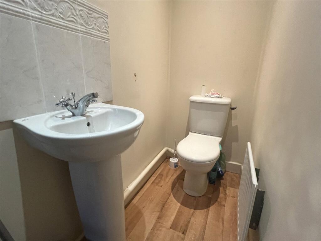 Cloakroom/Wc