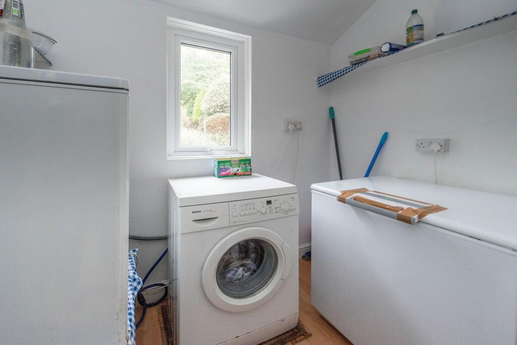 W.C AND UTILITY ROOM