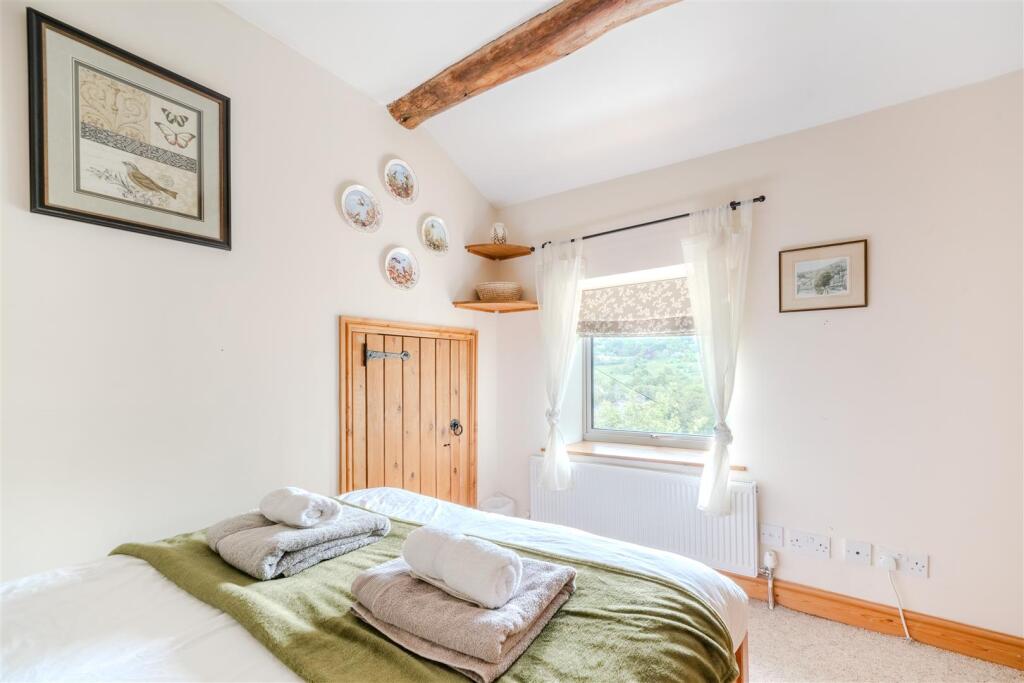 Bedroom 1-3.jpg