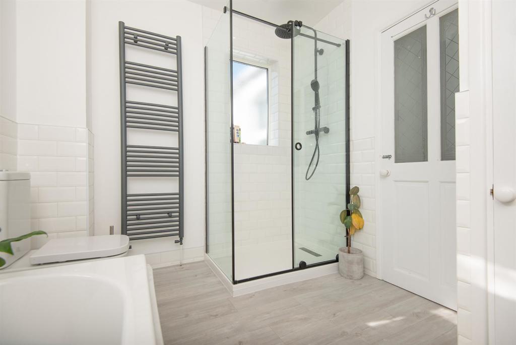 Bath Shower Room.jpg