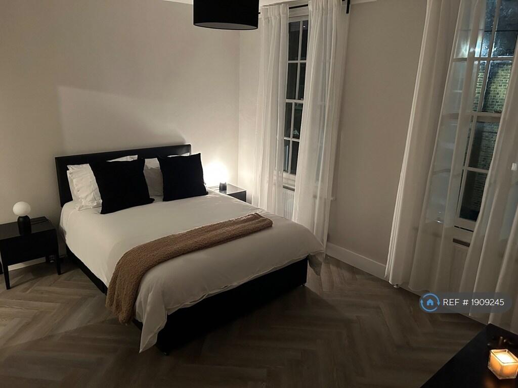 Large Double Bedroom