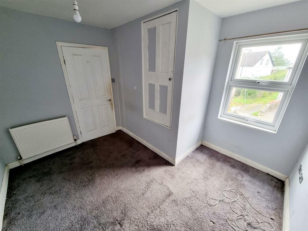 Bed 3.jpg