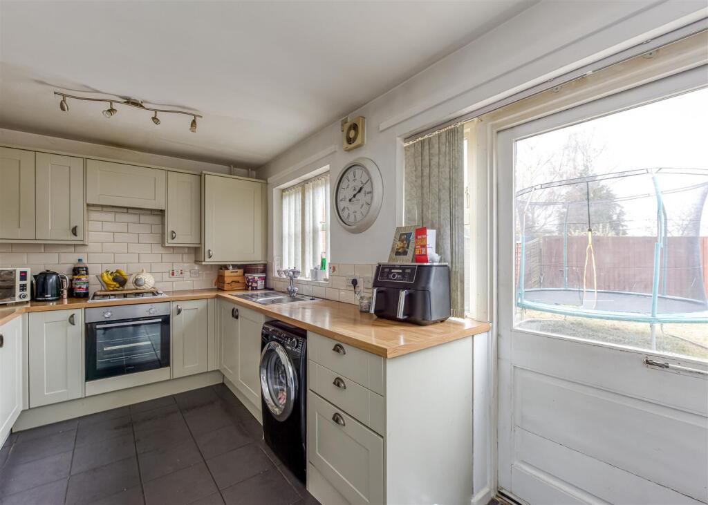 49 Dingle Road-Kitchen.jpg
