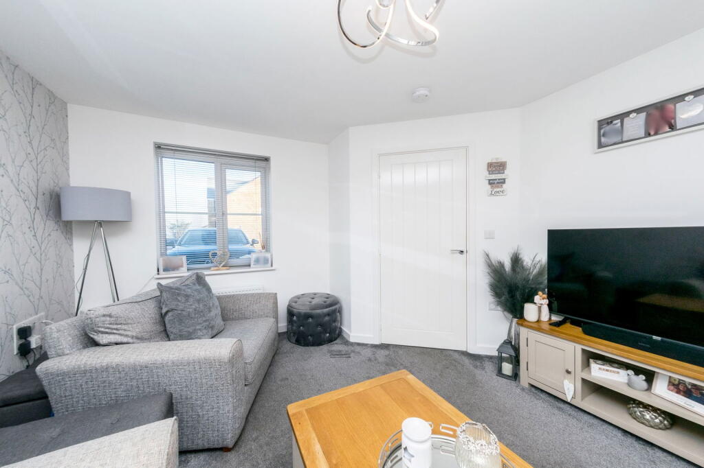 Jacquard Road, Skelmanthorpe, HD8