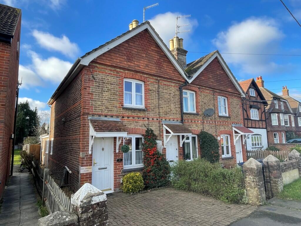 Chapel Lane, Godalming, Surrey, GU8