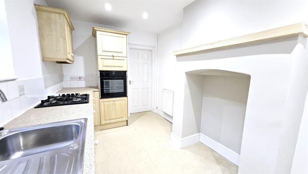Kitchen 3.jpg
