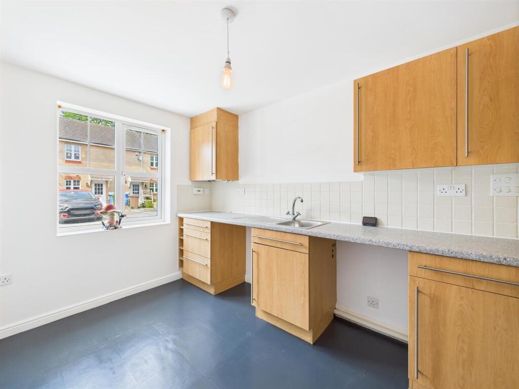 Kitchen: