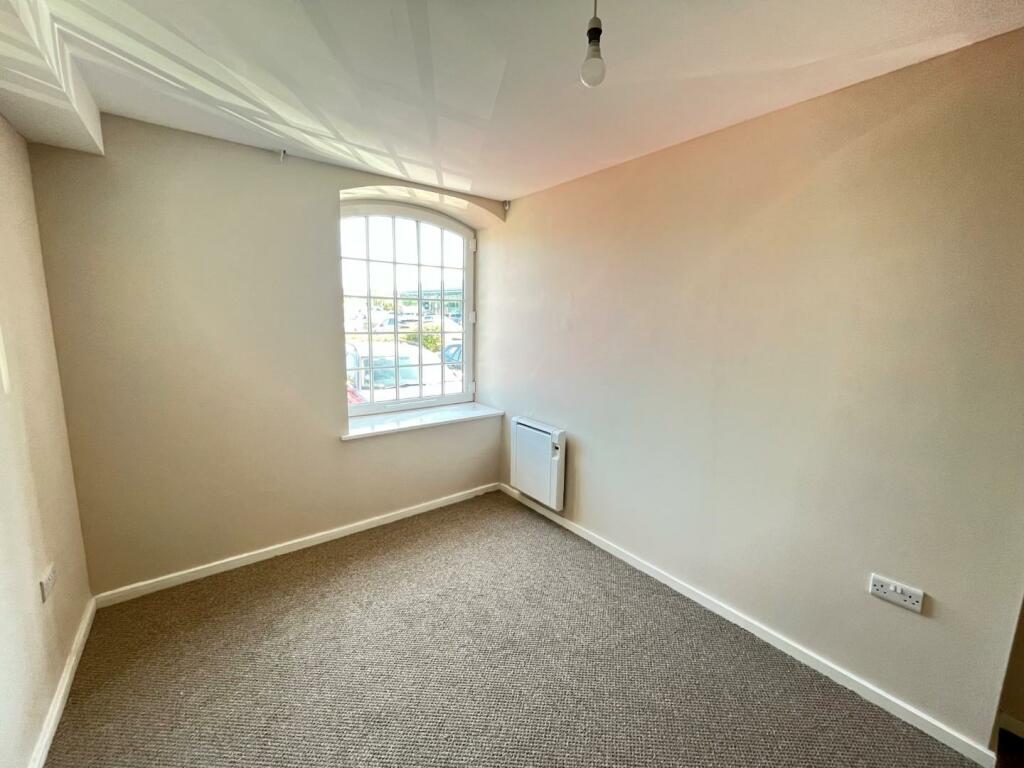 Bed 1.jpg