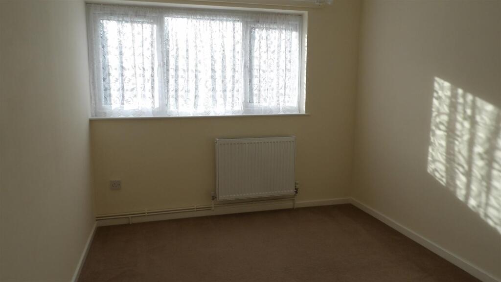 132 The Medway - Bedroom 2.JPG