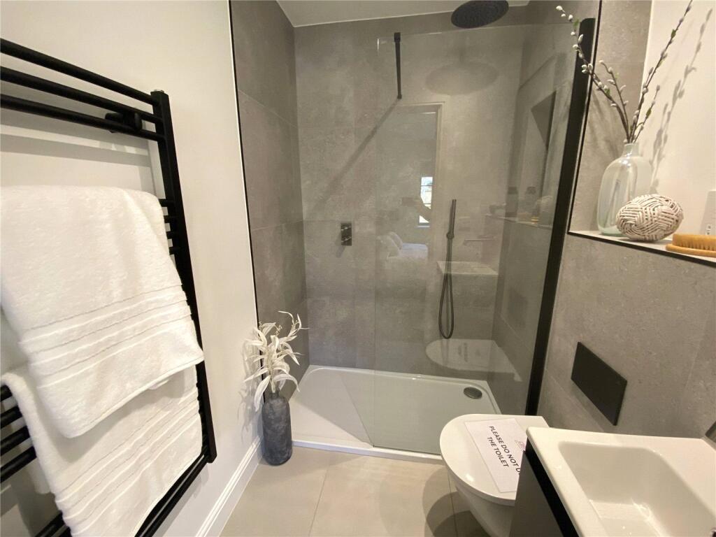 Show Home En Suite