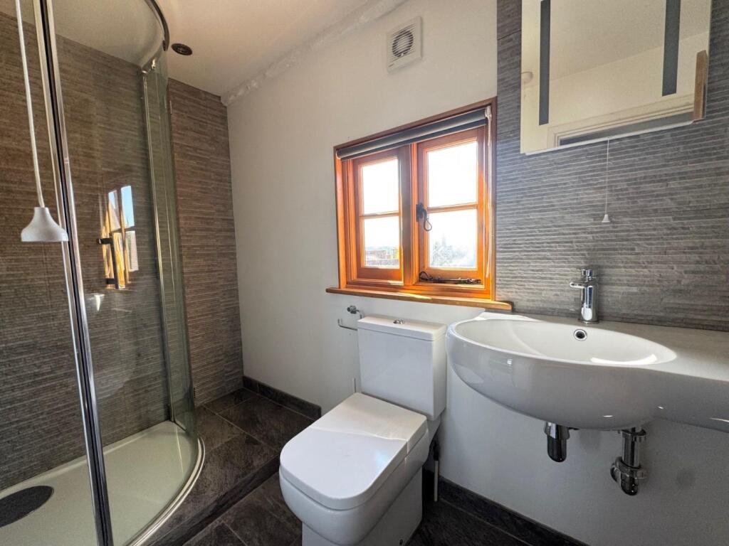 Shower Room.jpg