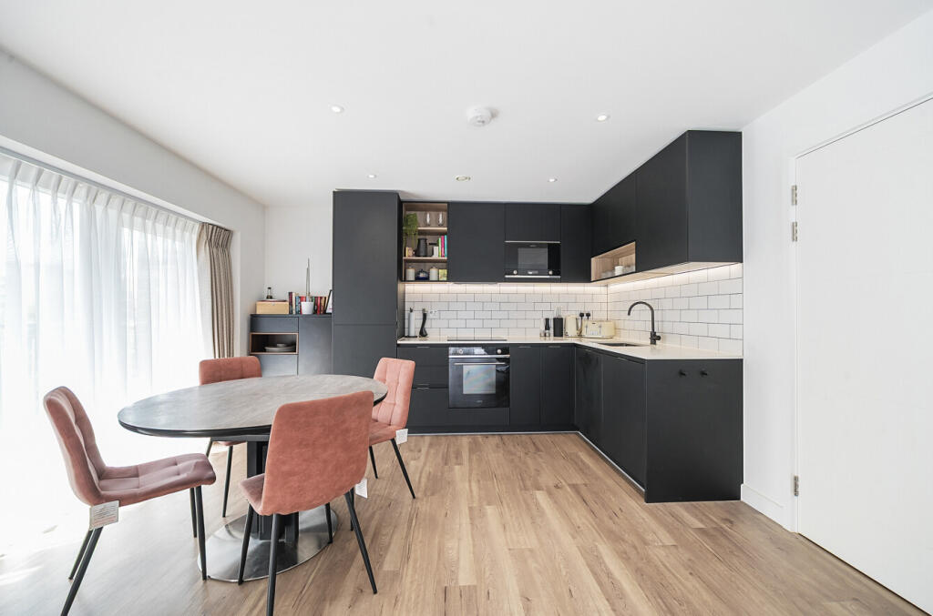 1318449-17-6866a4...