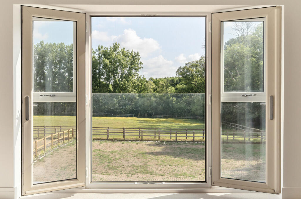 1295998-13-683042...