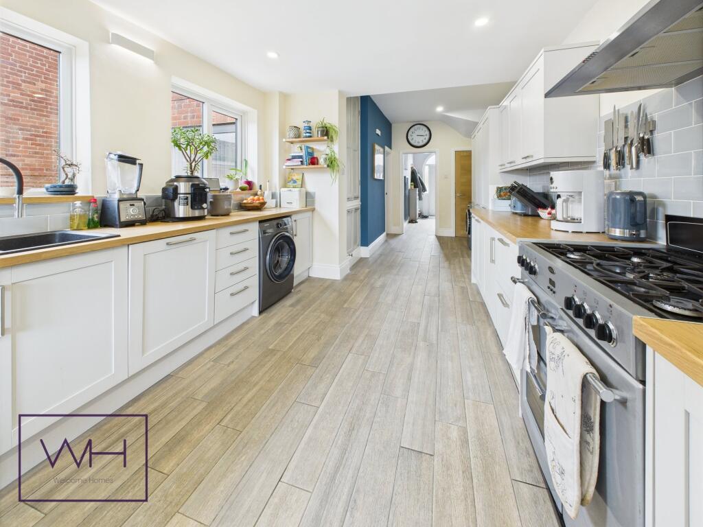 CAM03785G0-PR0282-ST