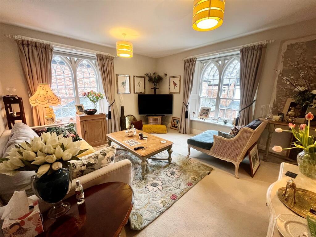 11. Living Room.jpg