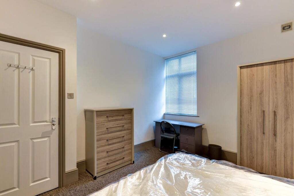 35 Sutherland Road-17.jpg