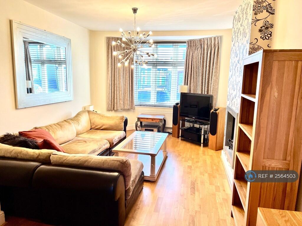Living Room/ Dining Room 