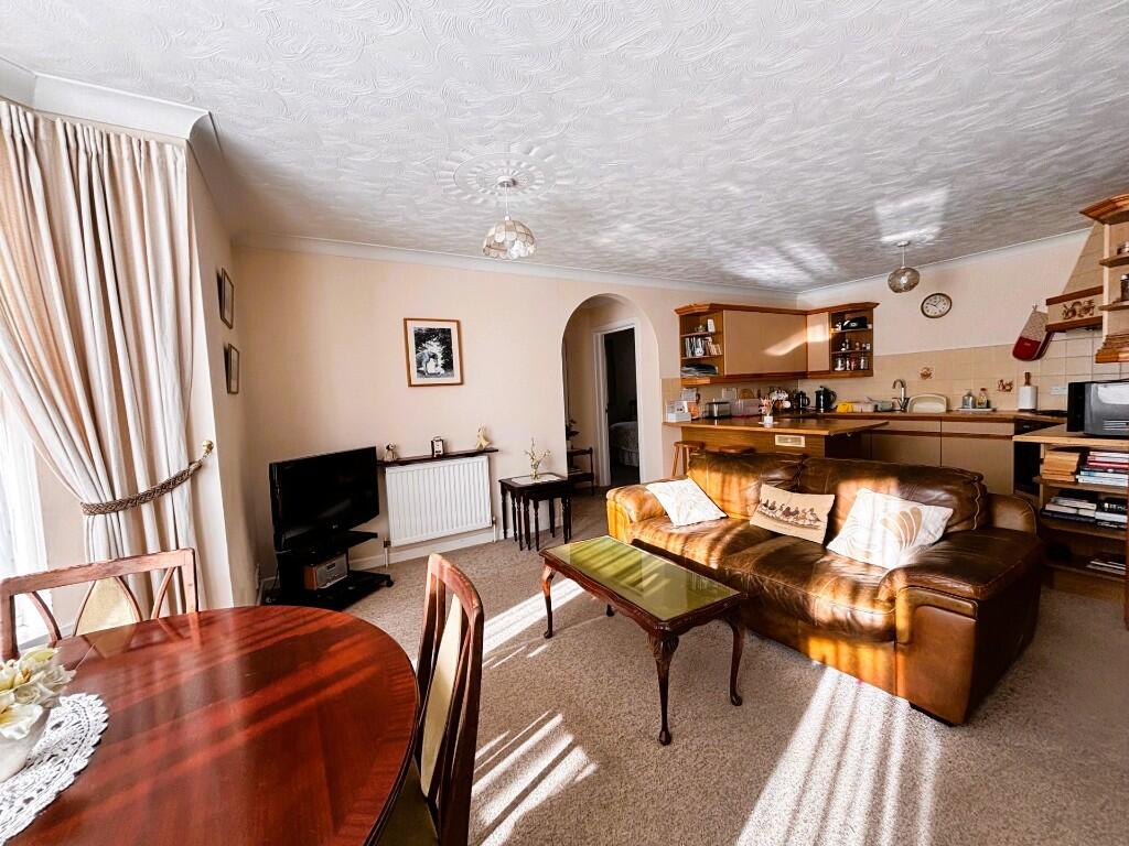 Lounge to kitchen
