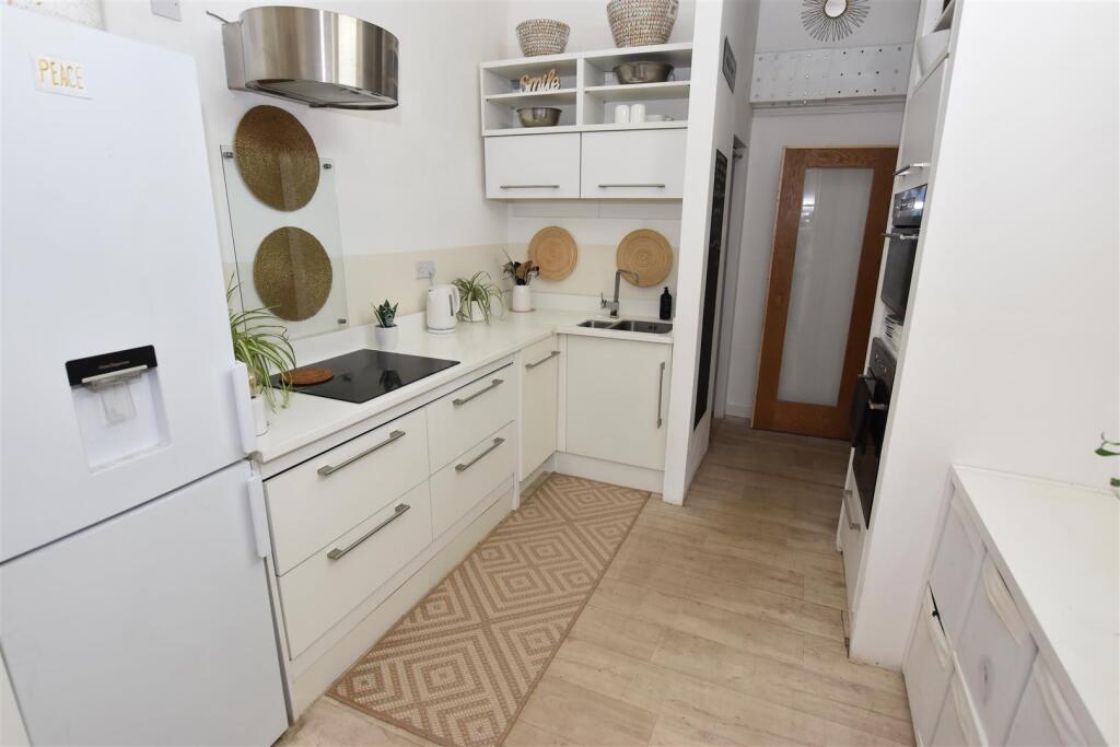 Kitchen Area.JPG