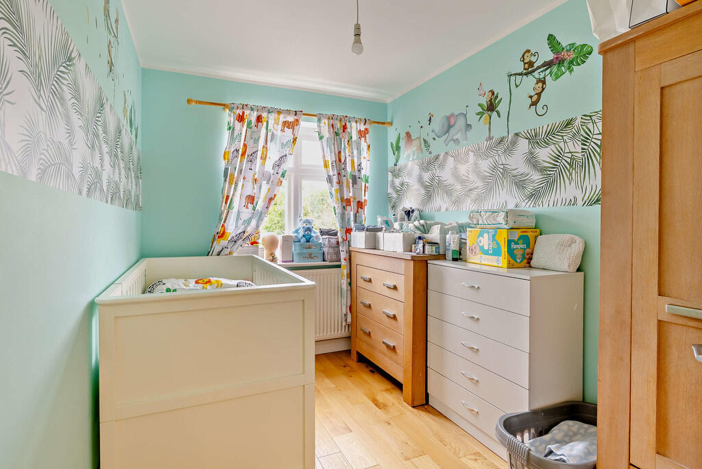 8651804-interior1...