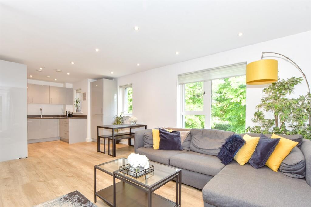 Lounge/Kitchen/Dining