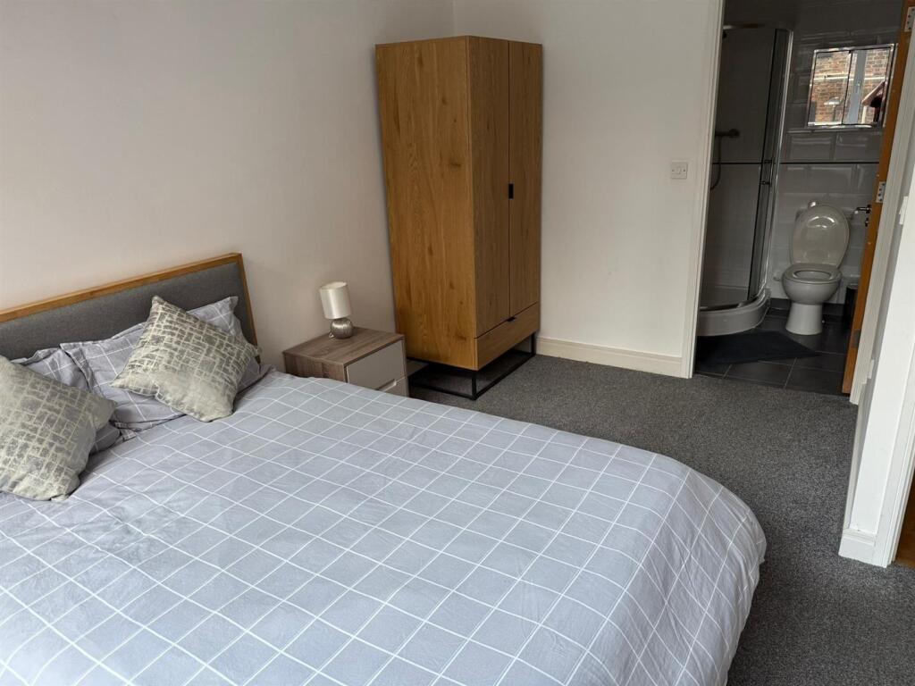 Piccadilly Lofts, Dale Street - 10.jpeg
