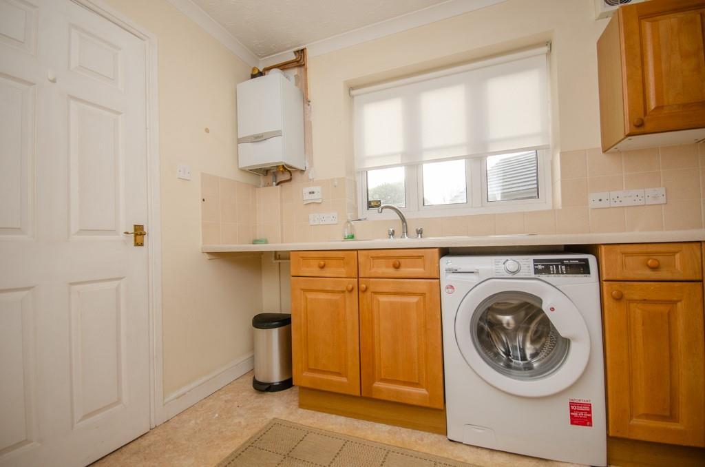 Kitchen pic 2.jpg