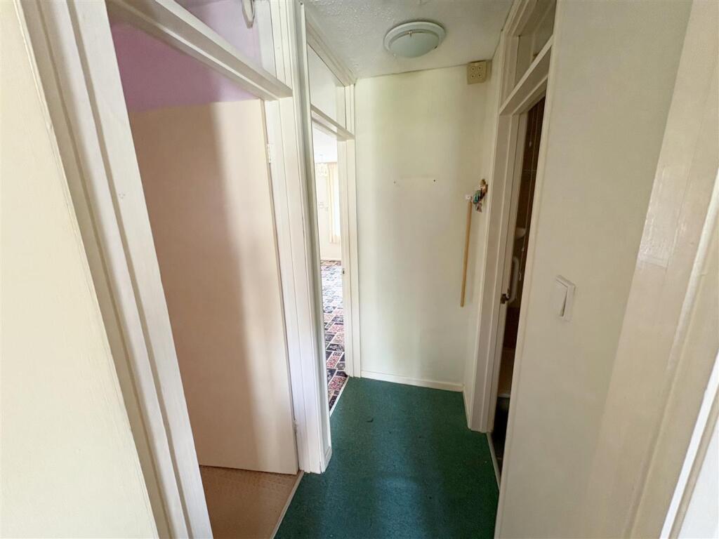 Hallway.jpg