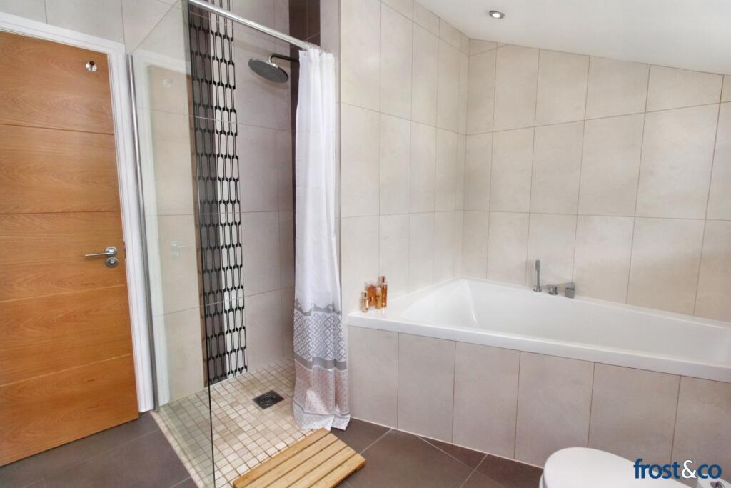 Master En-Suite