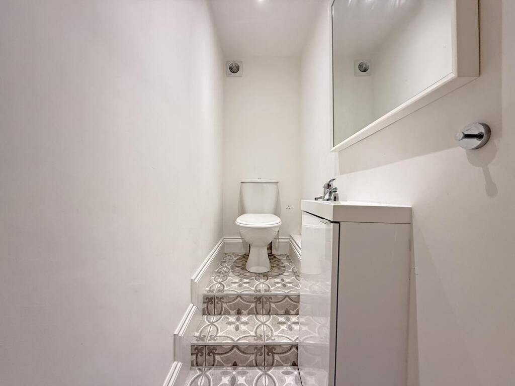 Waterloo Street 57 - WC.jpg