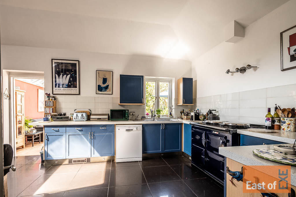 Victoria House - ...