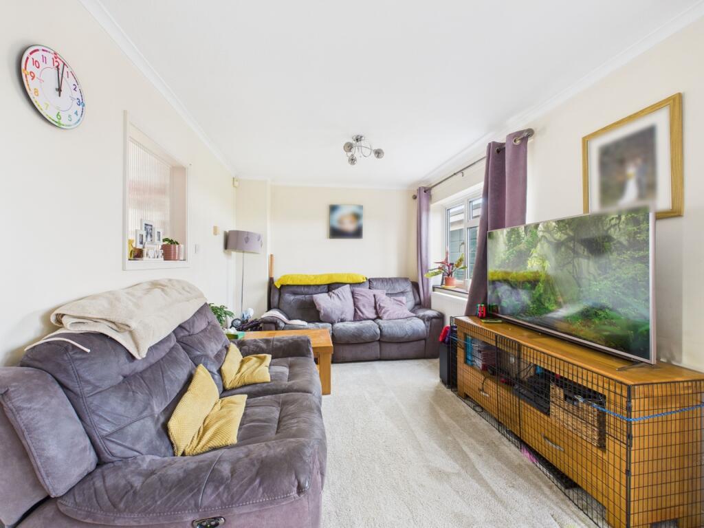 6. CAM04922G0-PR0092-STILL002