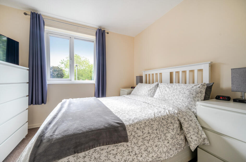 1299321-19-683820...