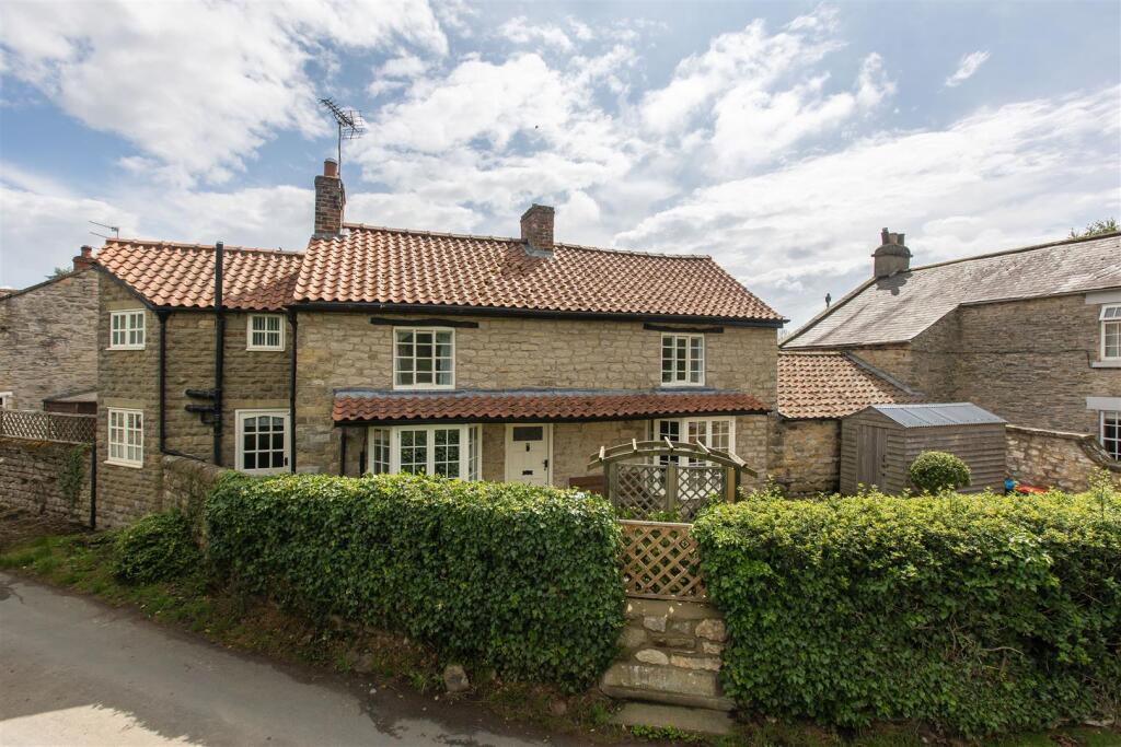 Corner Cottage External-3.jpg