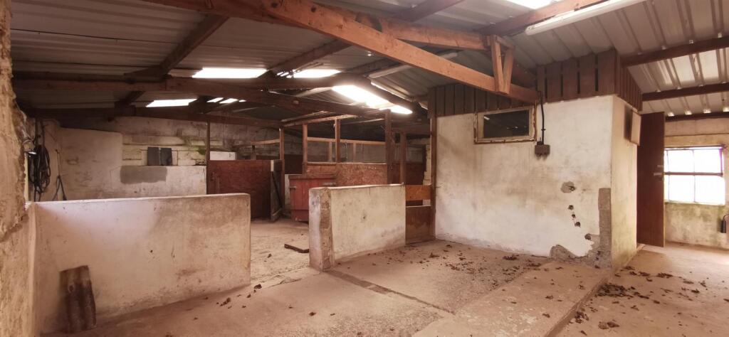 Lot 2 Stabling Internal