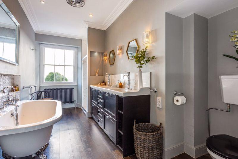 Ensuite