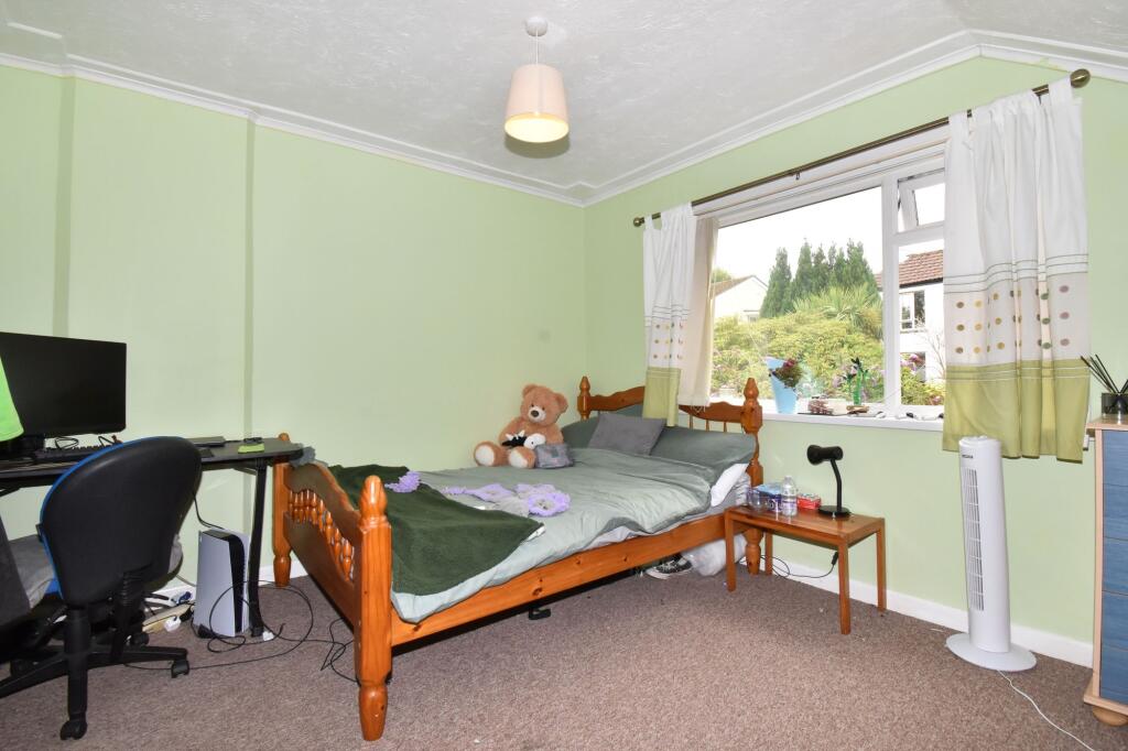 BEDROOM 2 (FIRST FLOOR)