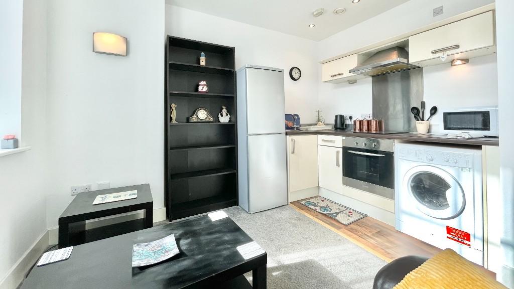 Lounge / Kitchen