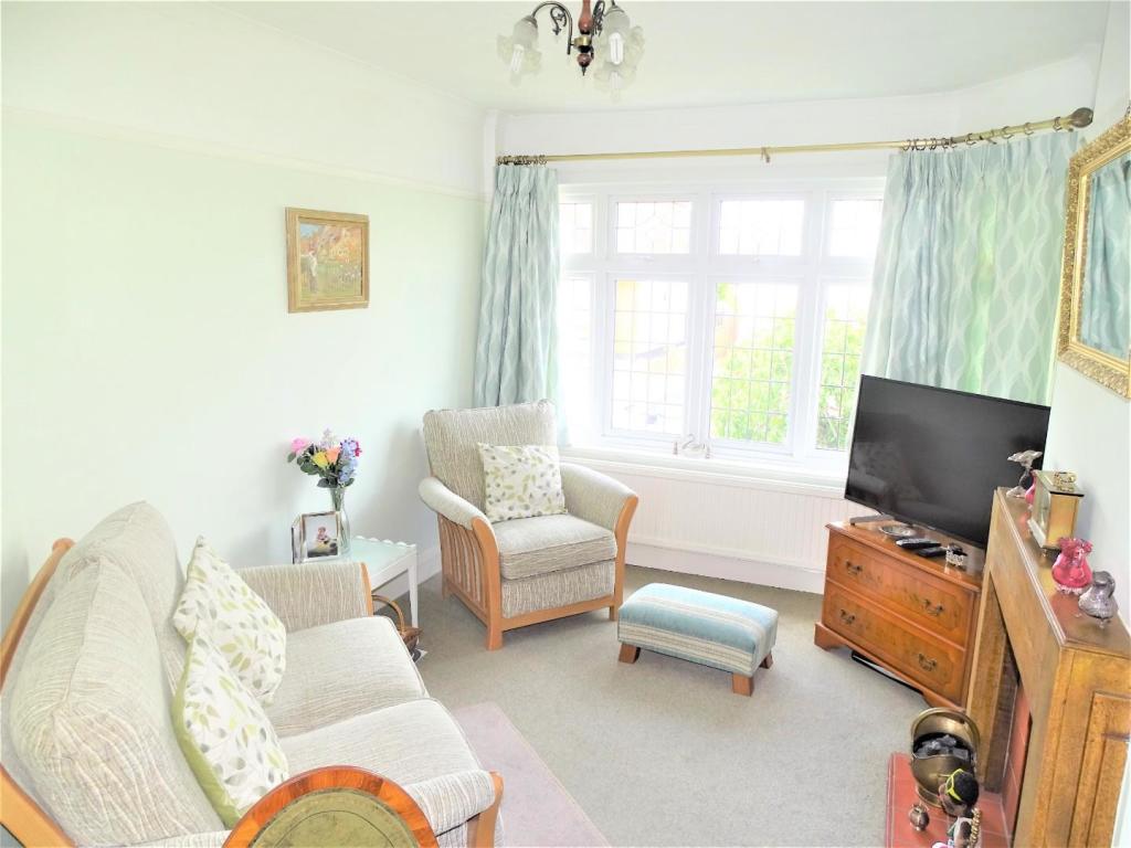 SITTING ROOM