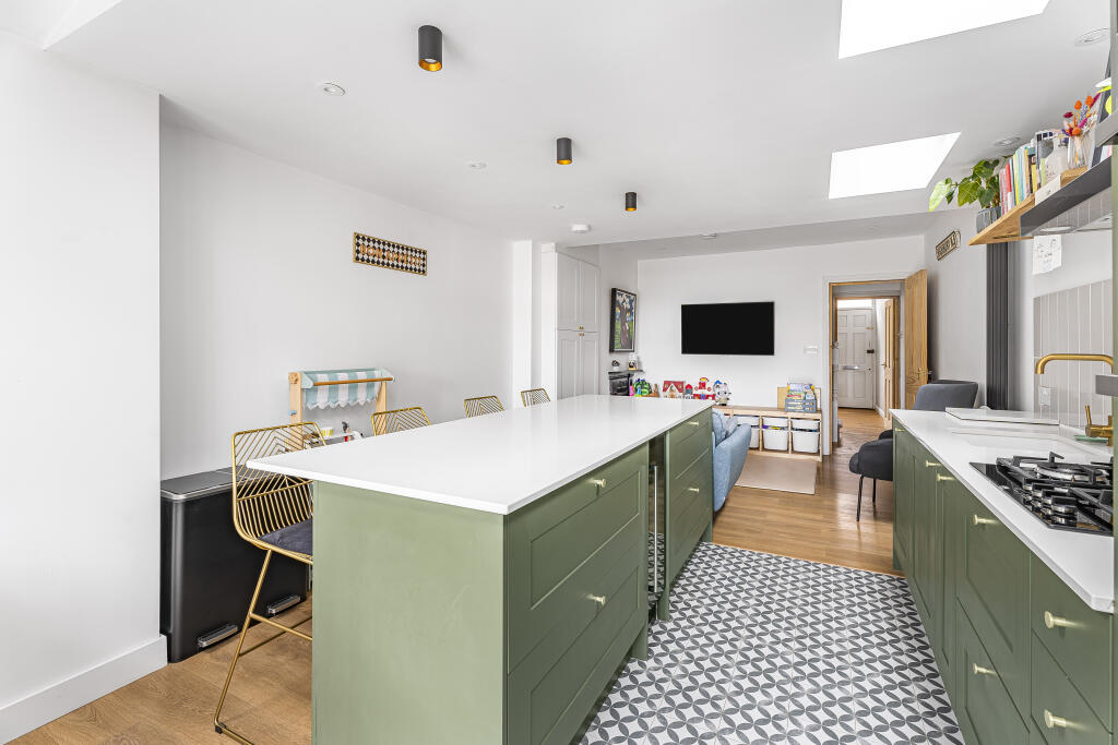 Kitchen, Living/Dining Room