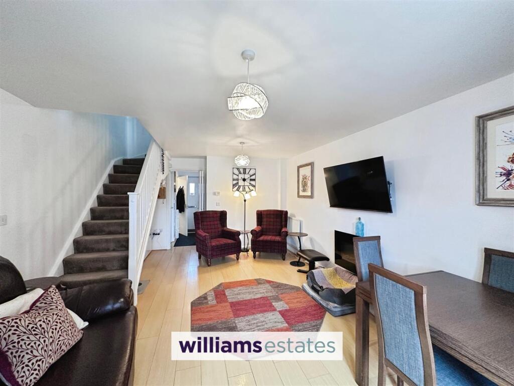 Lounge / Dining Room