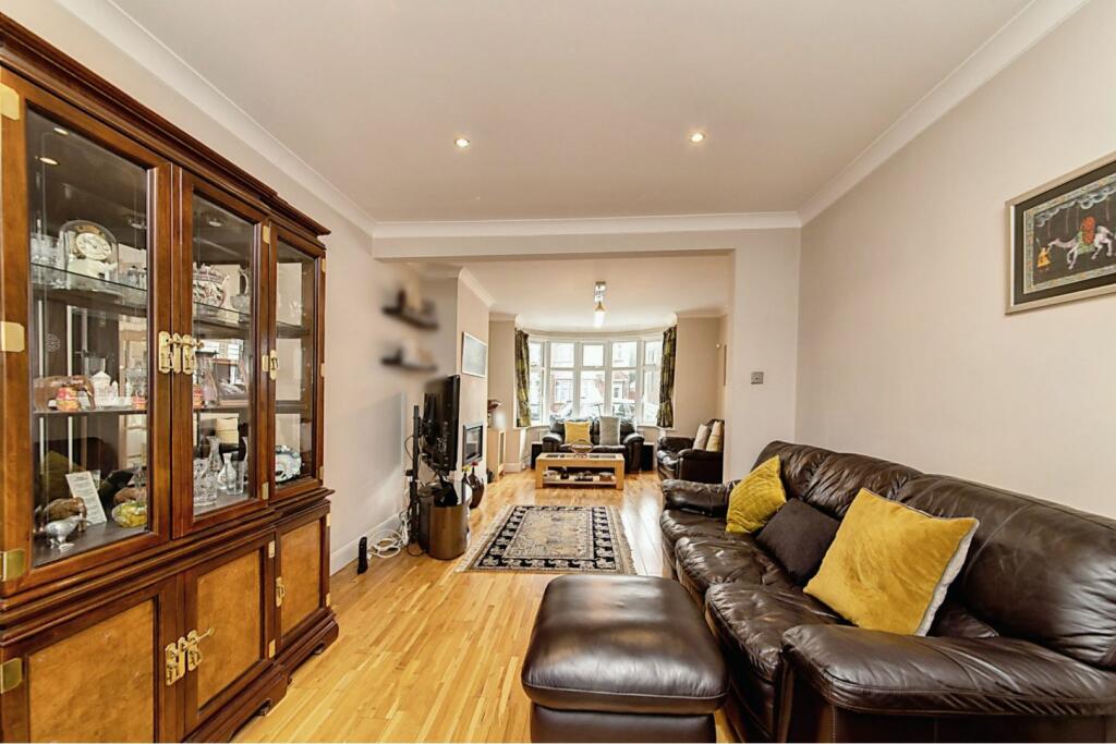 Lounge/Dining Room