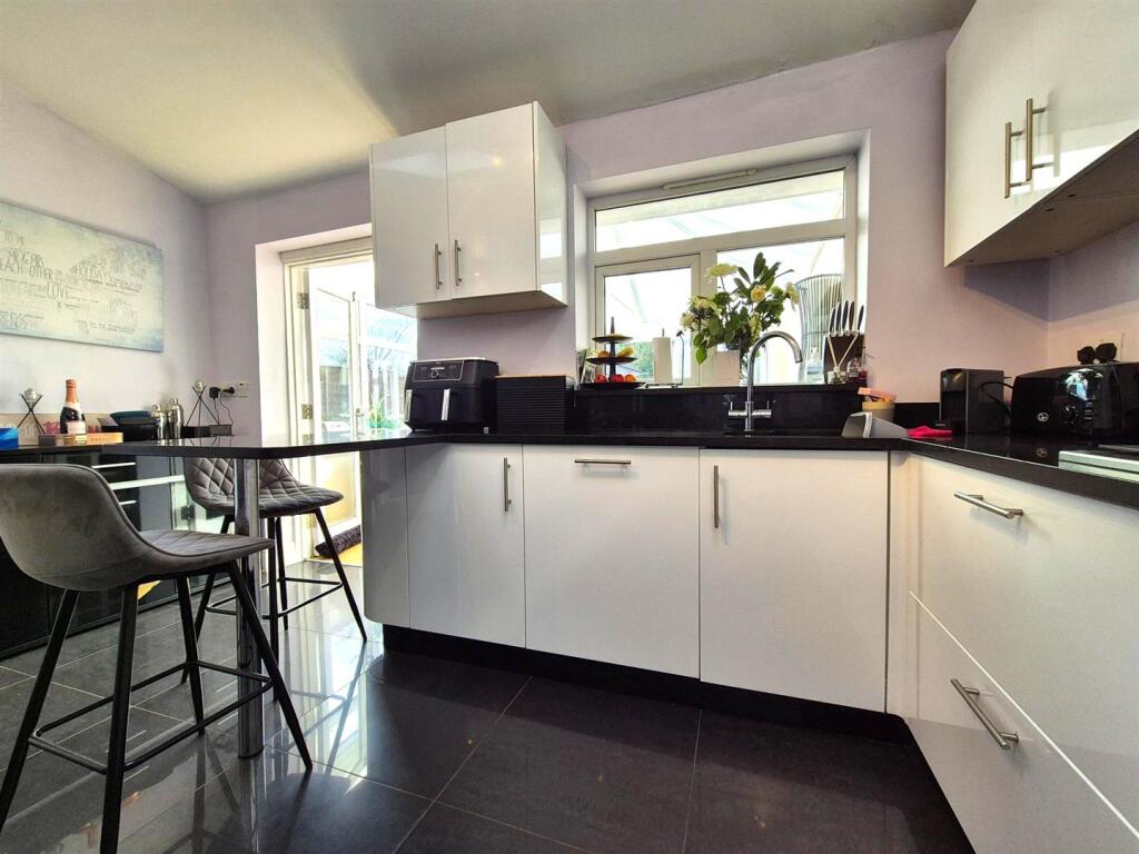 Breakfast Kitchen