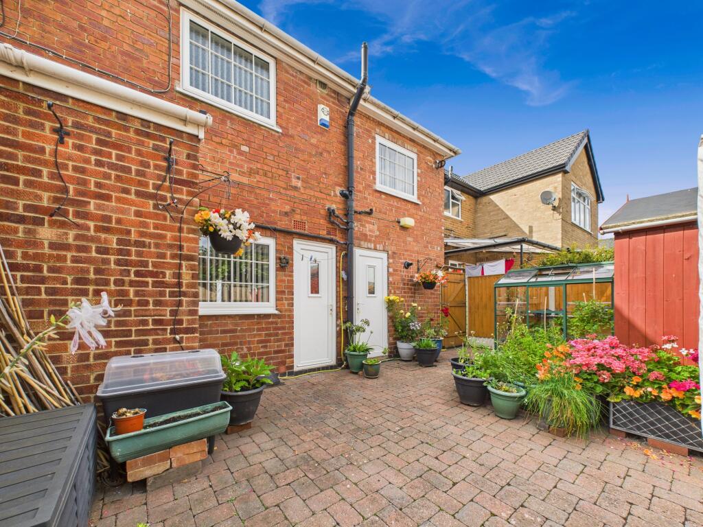 CAM05508G0-PR0108-STILL014