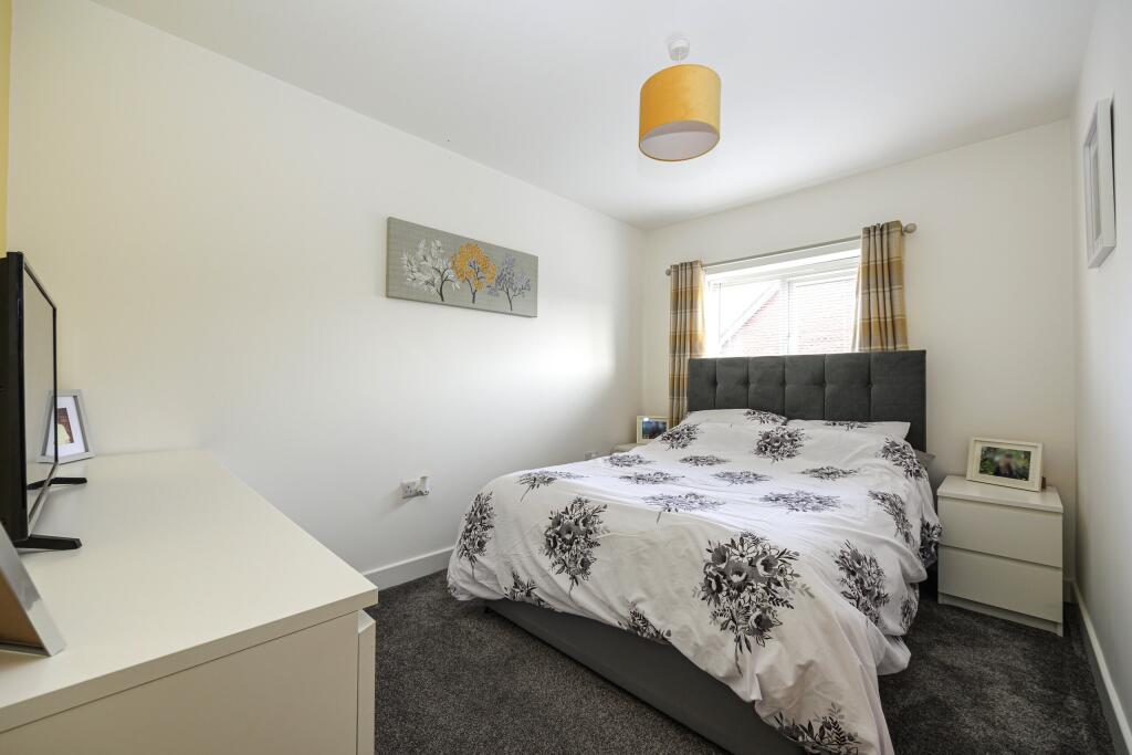 12 Franklyn drive-38