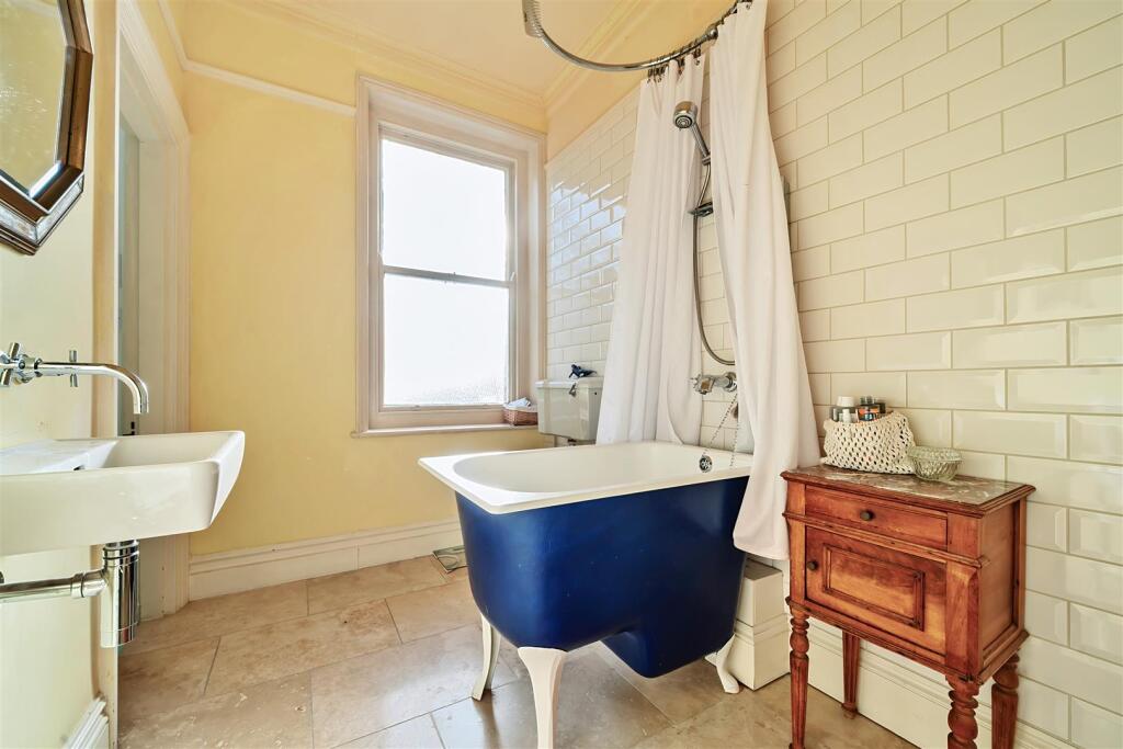 Jack and Jill En-suite