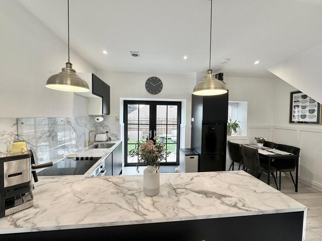 IMG-20250819-WA00...