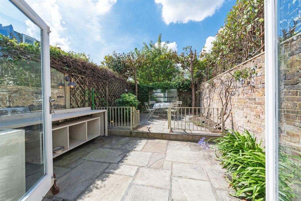 11 Cross St Gdn.jpg