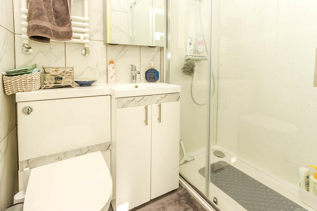 Downstairs Shower...