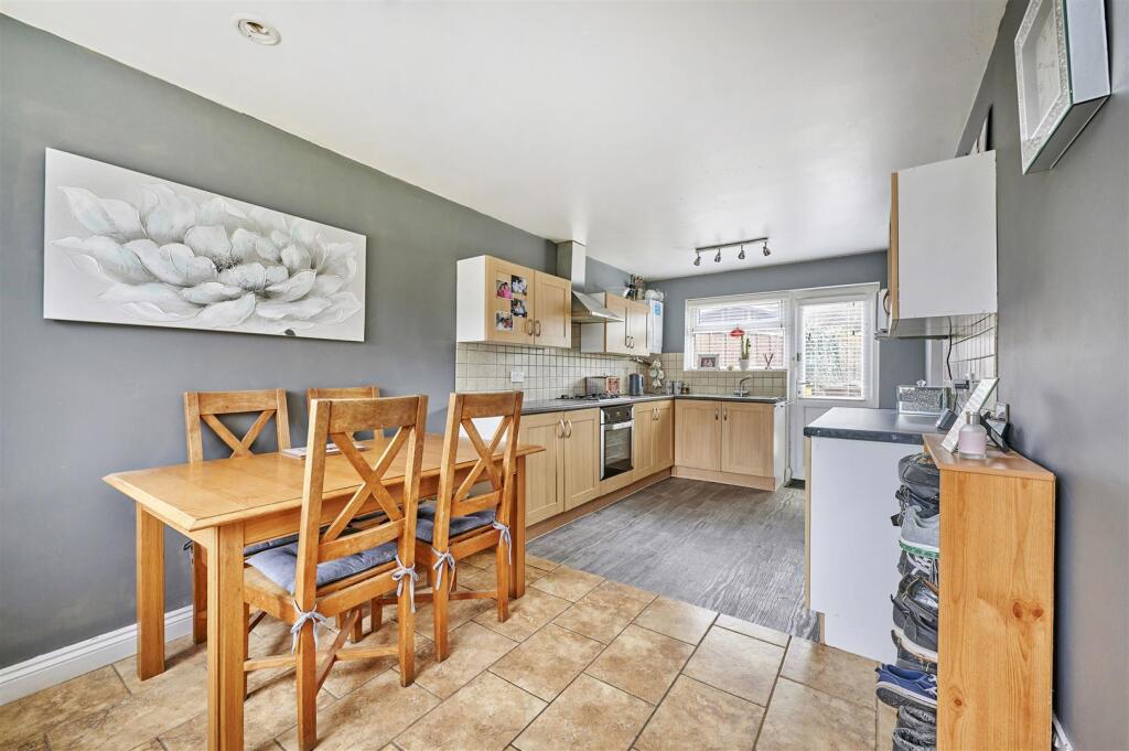 Kitchen/Dining Room
